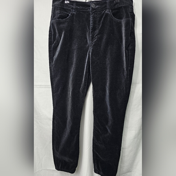 CAbi Black Gala Velvet 5 pockets, Skinny Jeans size 10 - Picture 7 of 7